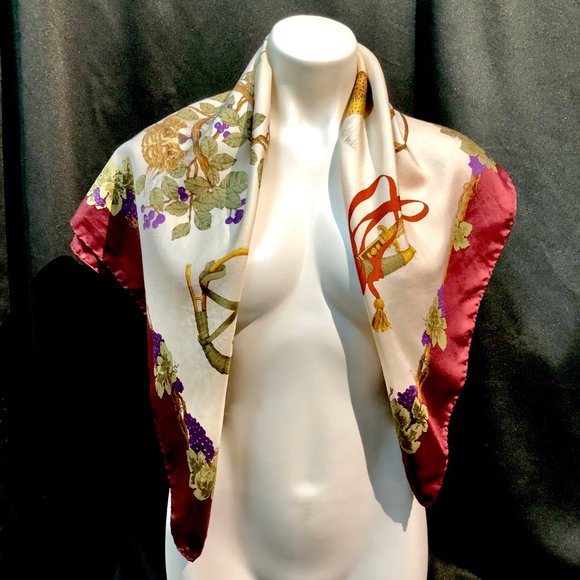 Daniel la Foret Hunting Theme Rolled Silk Twill Large Square Scarf - Picture 3 of 14